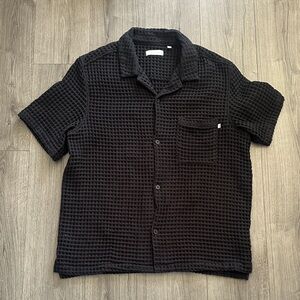 Urban Outfitters Men's Black Waffle Short-Sleeve Button-Down Shirt